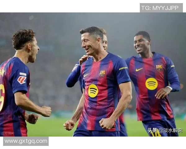 巴萨与尤文图斯对决官方海报发布引发球迷热议